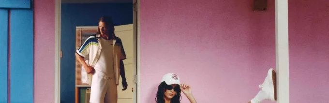 Bañador con monograma ondulado