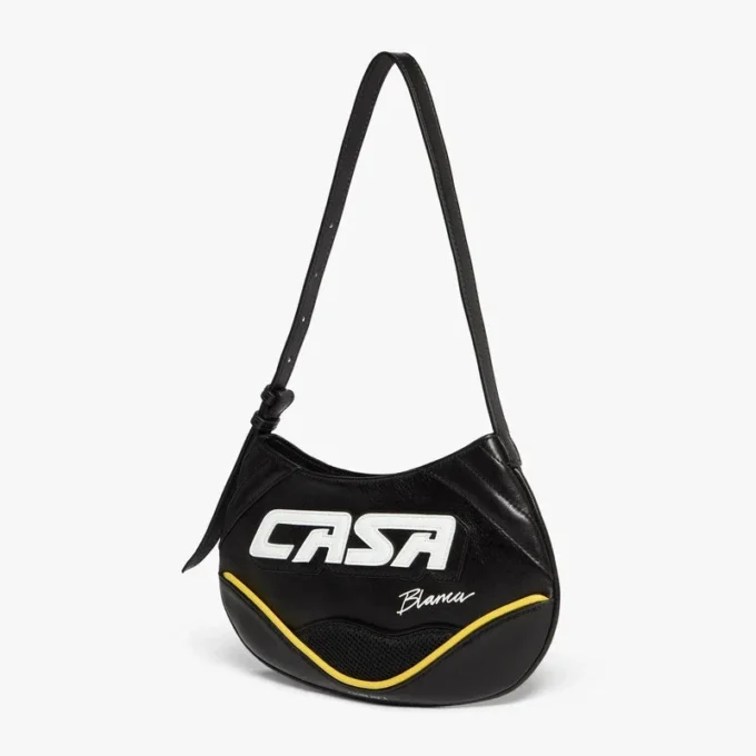 Bolso motero negro y estilizado