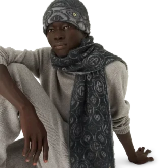 Bufanda de mohair con monograma y textura mullida