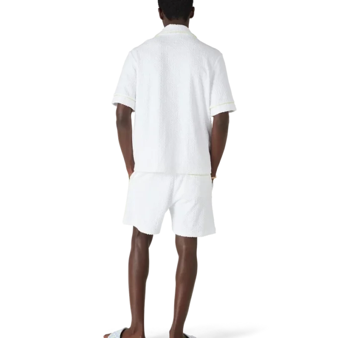 Camisa clásica de rizo de manga corta en blanco