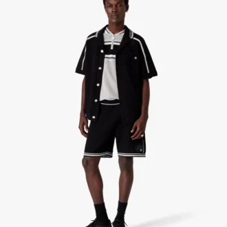 Camisa de malla negra de manga corta