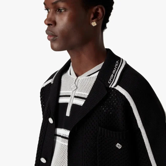 Camisa de malla negra de manga corta