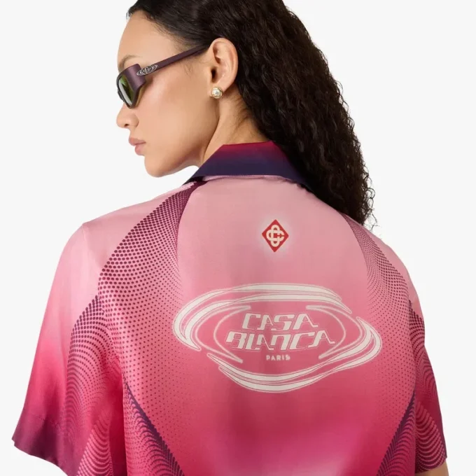 Camisa de seda de pantalón corto con cuello cubano y degradado en color berenjena