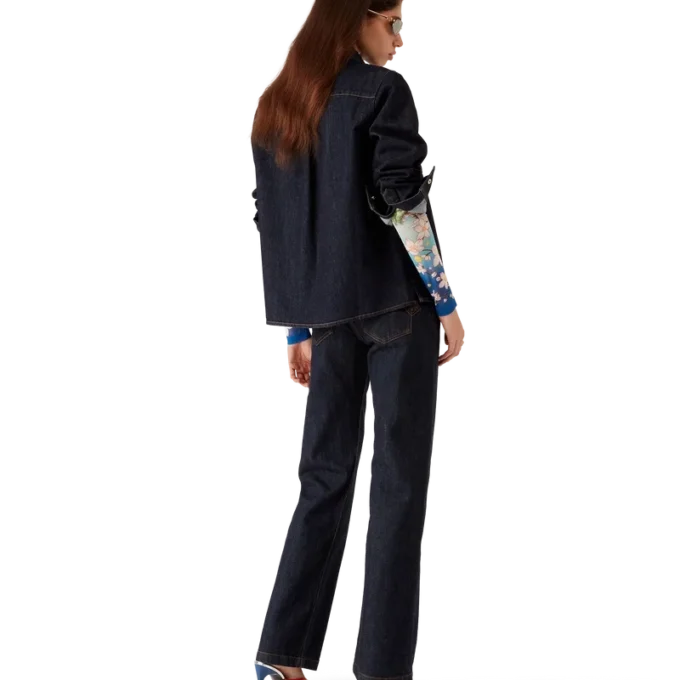 Camisa vaquera con logotipo bordado Camisa vaquera con logotipo bordado