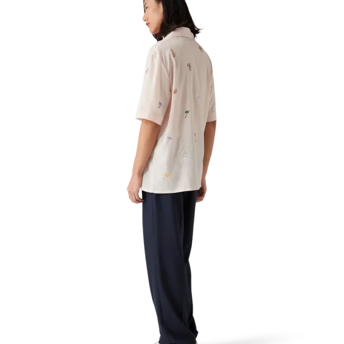 Camisas con motivo bordado