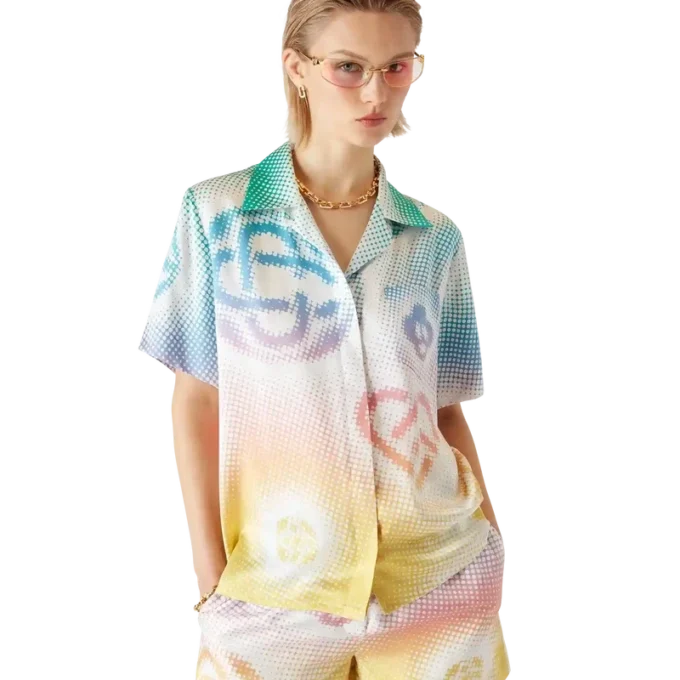 Camisas de manga corta con cuello cubano y logotipo en semitonos