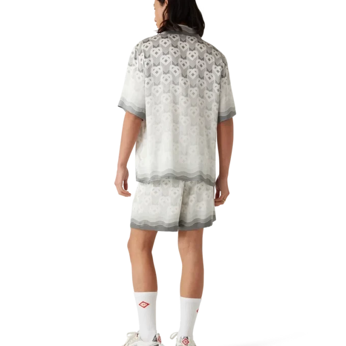 Camisa de seda de pantalón corto con monograma de corazones degradado