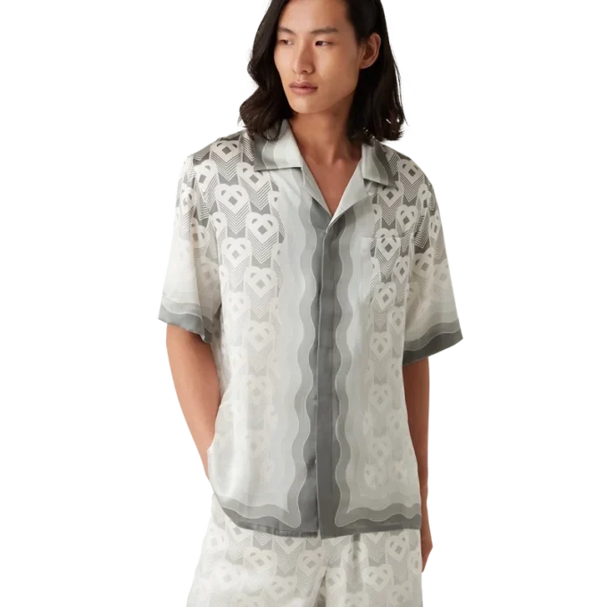 Camisa de seda de pantalón corto con monograma de corazones degradado