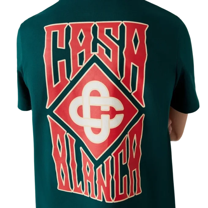 Camiseta con logotipo gótico