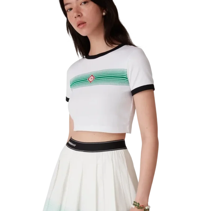 Camiseta con rayas degradadas y cuello redondo