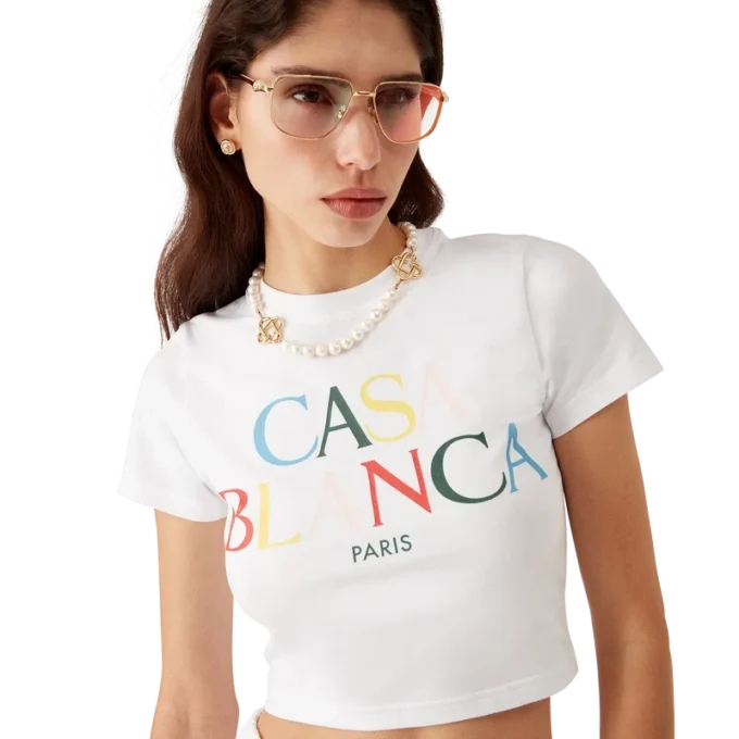 Camiseta corta con logotipo apilado