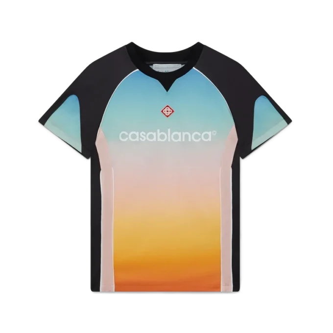 Camiseta de fútbol con degradado pastel