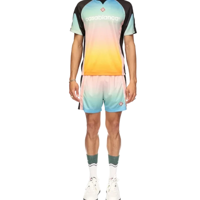 Camiseta de fútbol con degradado pastel