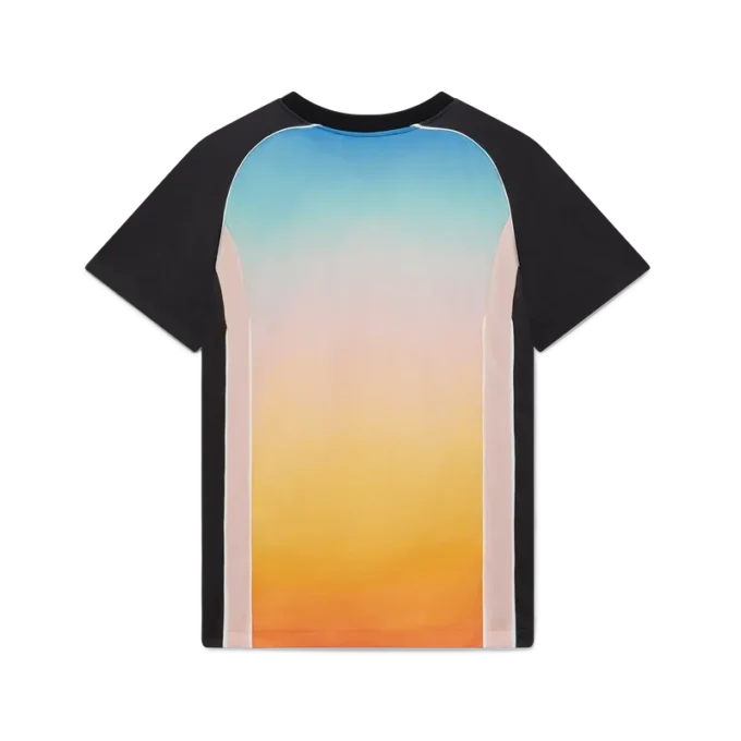 Camiseta de fútbol con degradado pastel