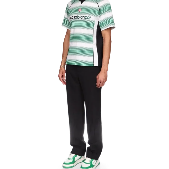 Camiseta de fútbol con paneles de rayas degradadas