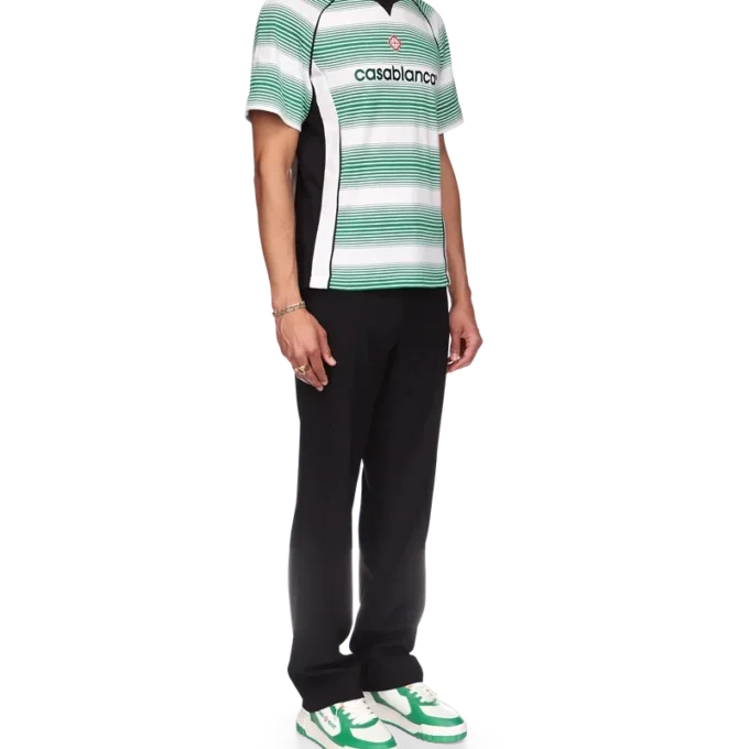 Camiseta de fútbol con paneles de rayas degradadas