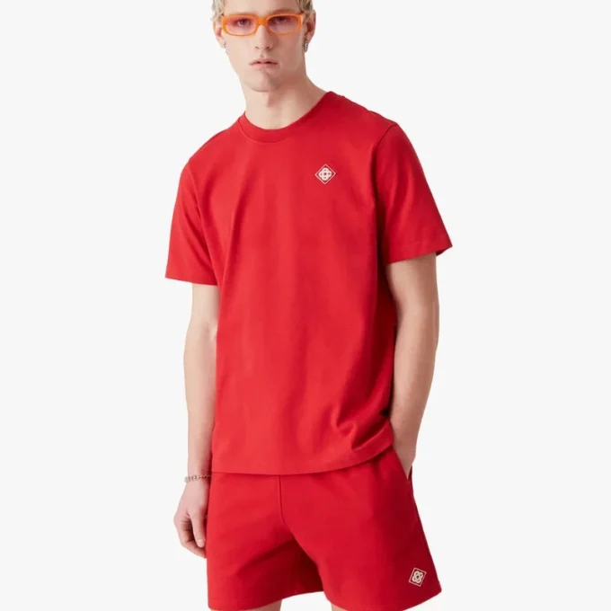 Camiseta de manga corta con el logotipo del diamante rojo