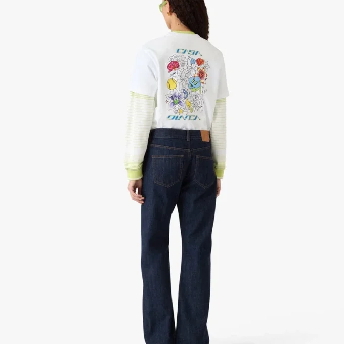 Camiseta de manga corta con grafitis blancos