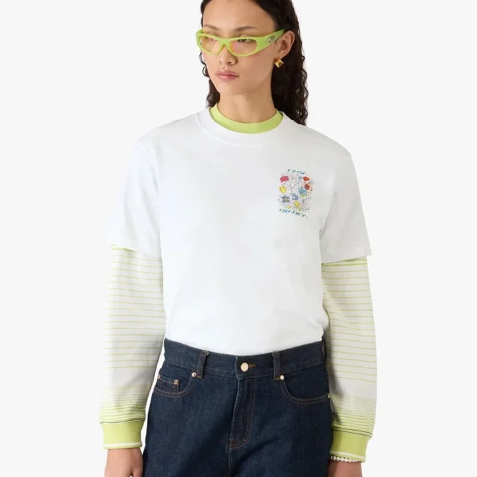 Camiseta de manga corta con grafitis blancos