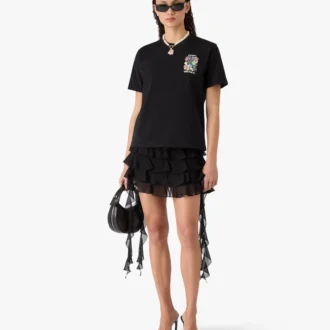 Camiseta de manga corta con grafitis negros