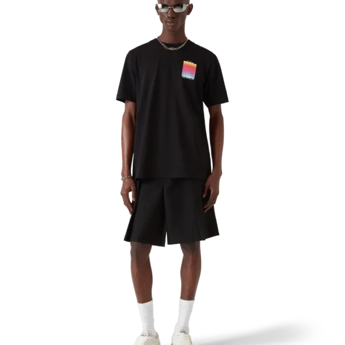 Camiseta de manga corta con logotipo cuadrado degradado