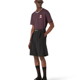 Camiseta de manga corta con parche del logotipo