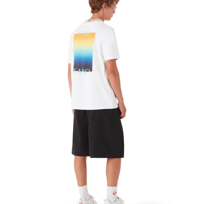 Camiseta de manga corta Gradient Square en pantalones cortos