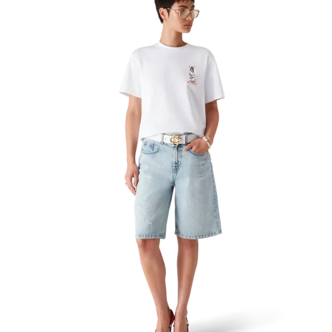 Camiseta de manga corta Tennis Girl en pantalones cortos