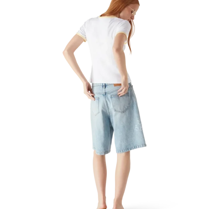 Camiseta de manga corta y corte largo Beyond Destiny con pantalones cortos