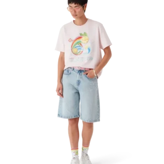 Camiseta de pantalón corto con pelota de tenis de manga