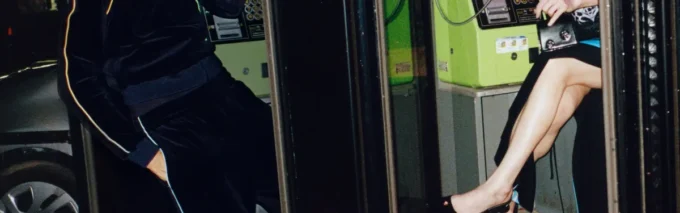 Pendientes de botón con el logotipo Monogram