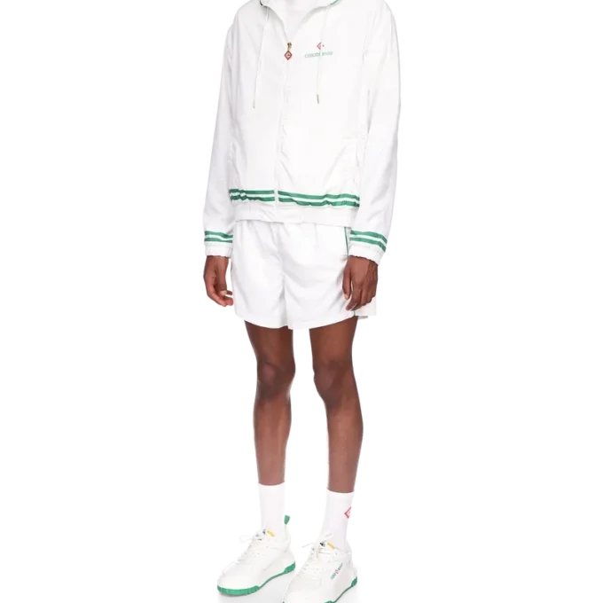 Chaqueta deportiva con detalles láser