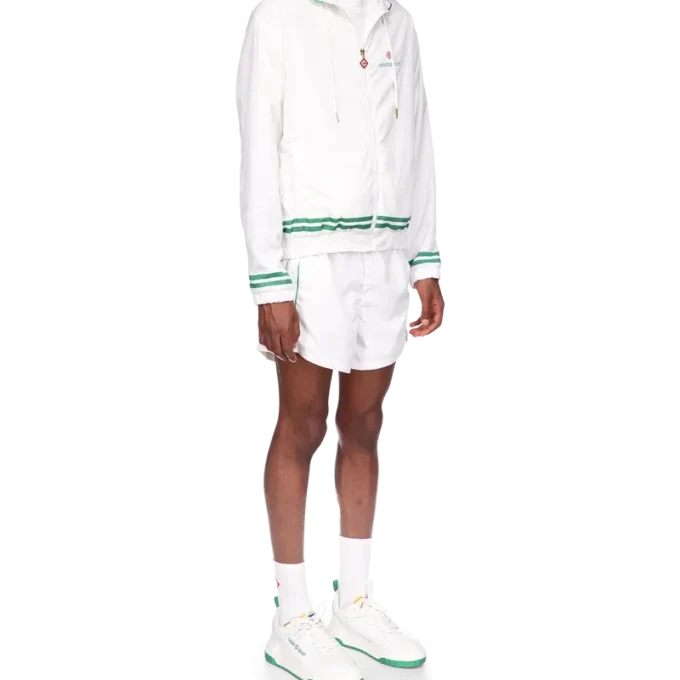 Chaqueta deportiva con detalles láser