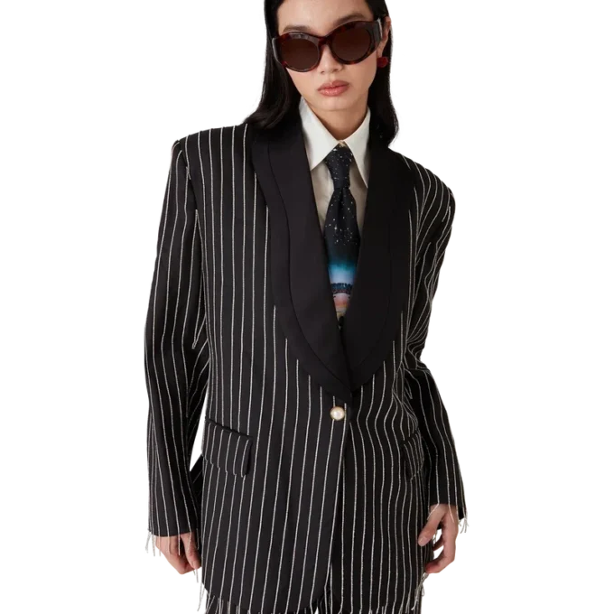 Chaqueta entallada con adornos de cristales