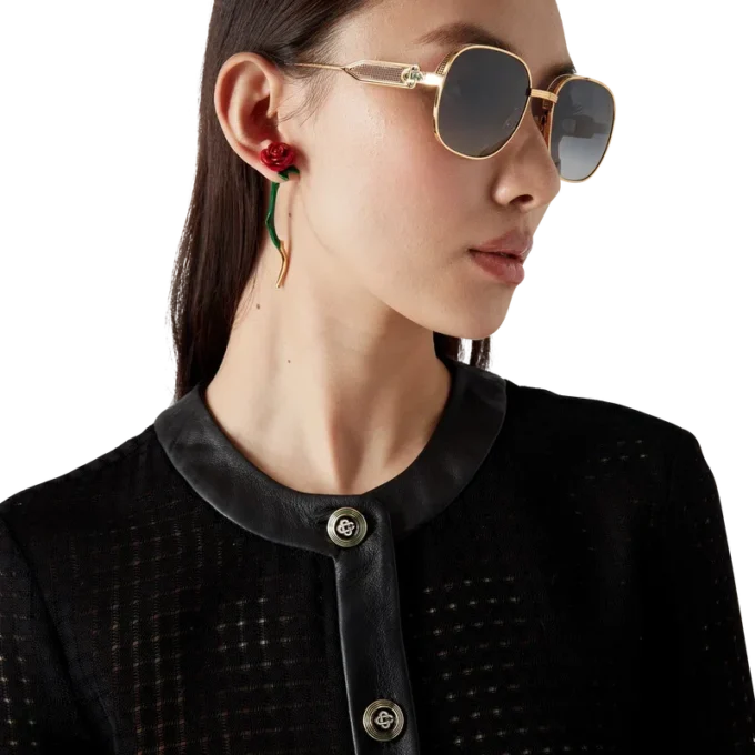 Chaqueta entallada corta de tejido abierto