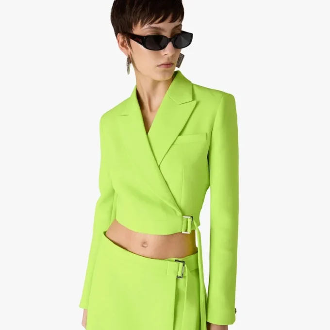 Chaqueta entallada de crepé verde Chaqueta entallada de crepé verde