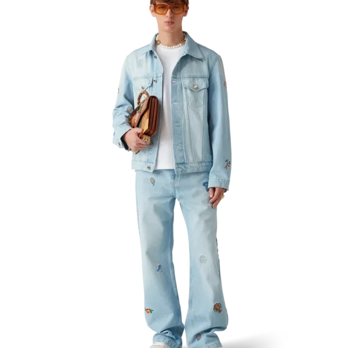 Chaqueta vaquera con motivo bordado