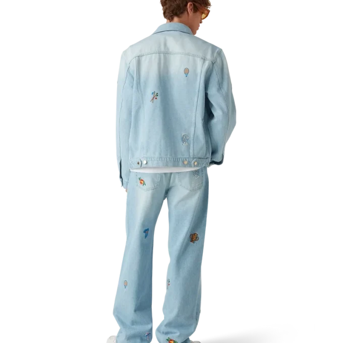 Chaqueta vaquera con motivo bordado