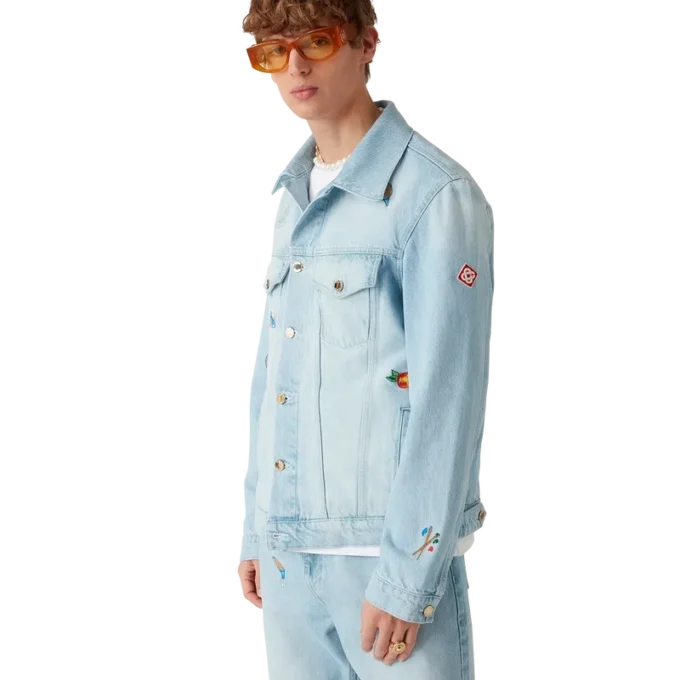 Chaqueta vaquera con motivo bordado