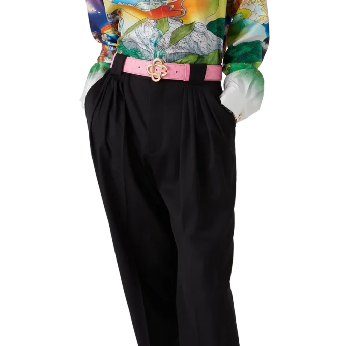 Cinturón rosa con logotipo CC en relieve