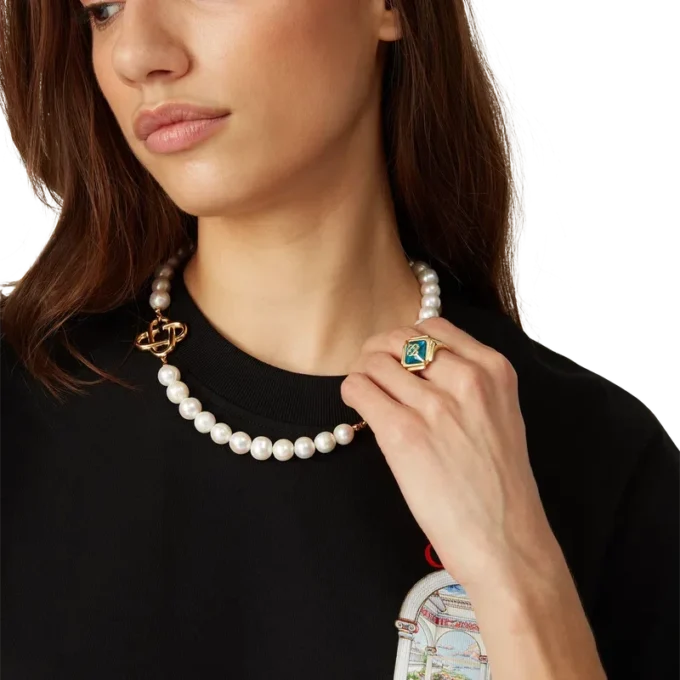 Collar con logotipo de perla mediana