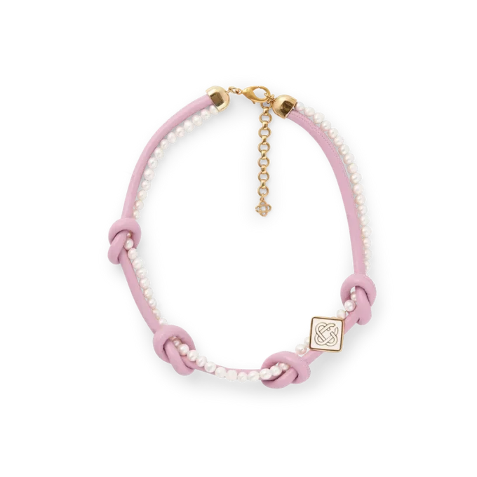 Collar con nudo rosa