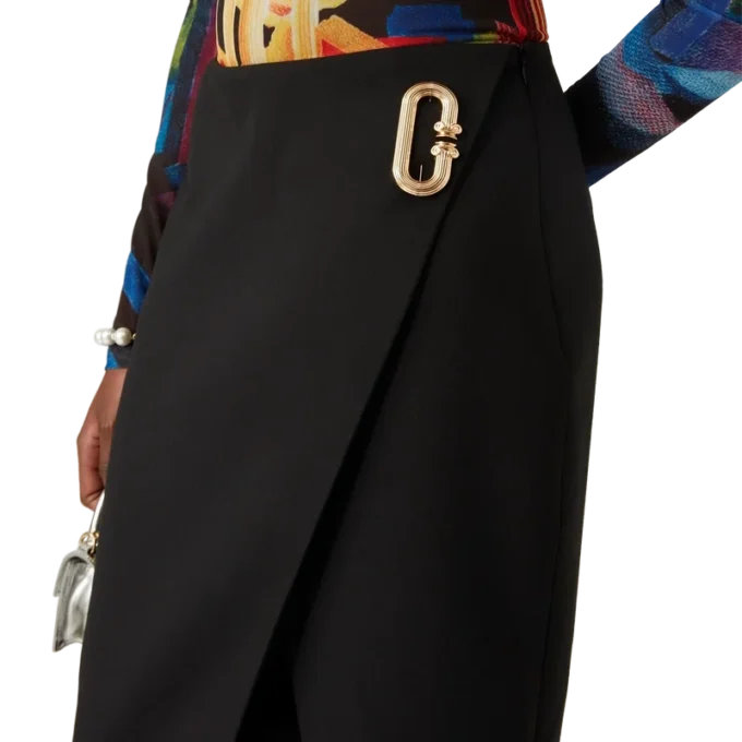 Falda cruzada entallada