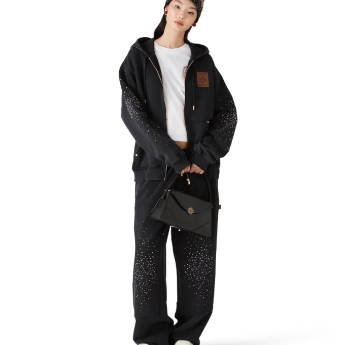 Gorro adornado con cristales góticos