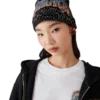 Gorro adornado con cristales góticos