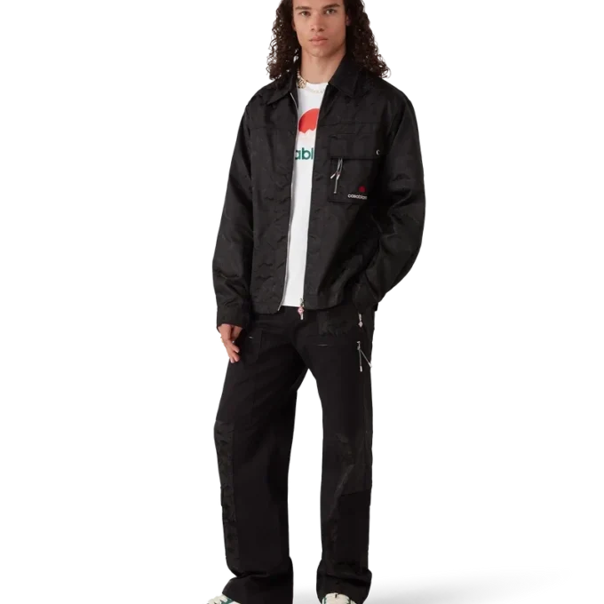 Pantalones cargo de nylon con estampado de camuflaje de montaña