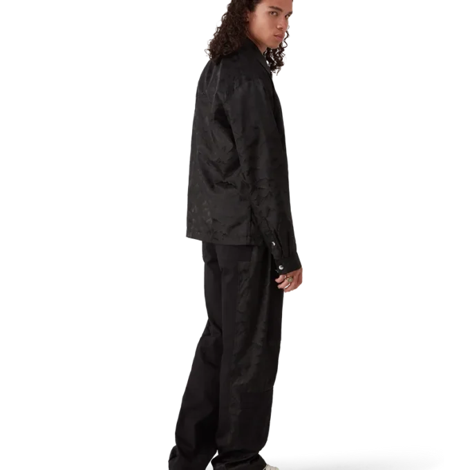 Pantalones cargo de nylon con estampado de camuflaje de montaña