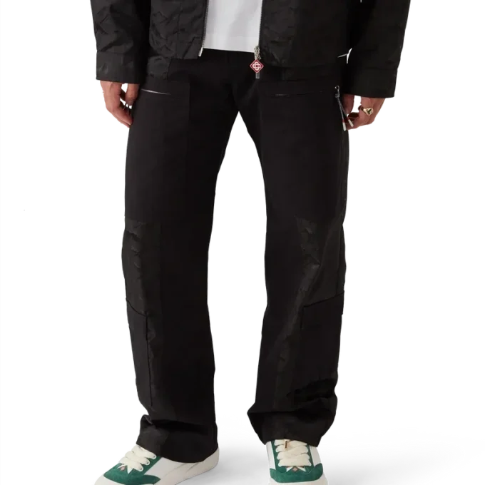 Pantalones cargo de nylon con estampado de camuflaje de montaña