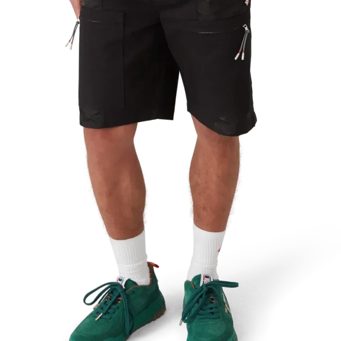 Pantalones cortos cargo de nylon con estampado de camuflaje de montaña