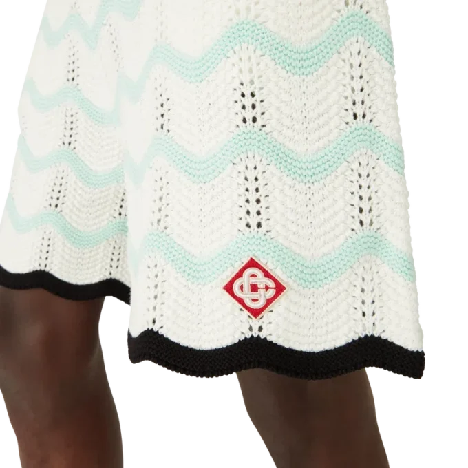 Pantalones cortos de algodón de ganchillo con diseño de ondas degradadas